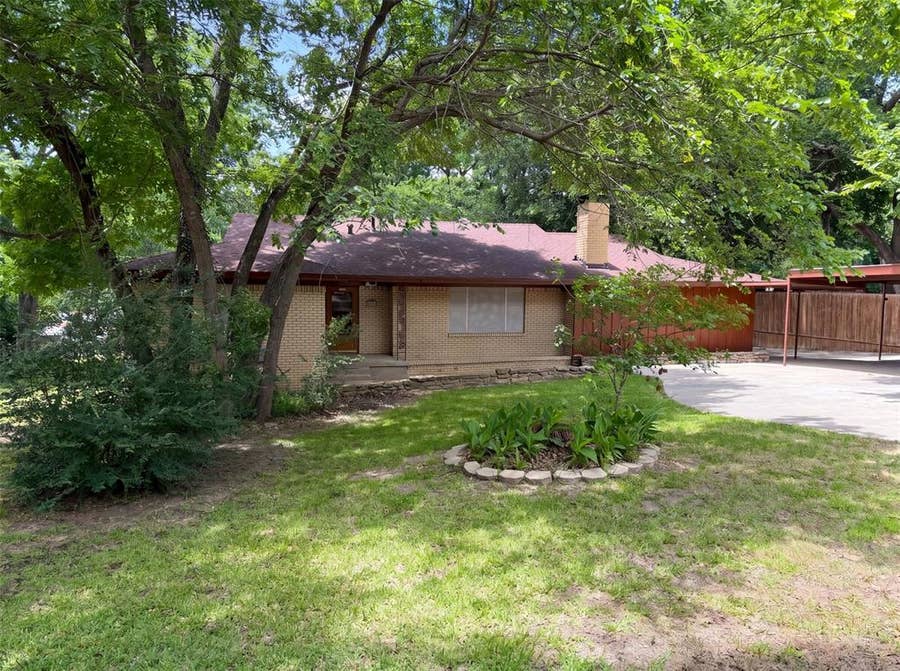 Property photo for 202 Vanshire Road W, Lakeside, TX