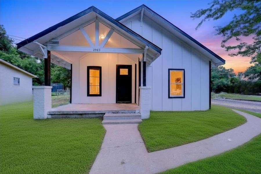 Property photo for 2923 Walnut Street, Greenville, TX