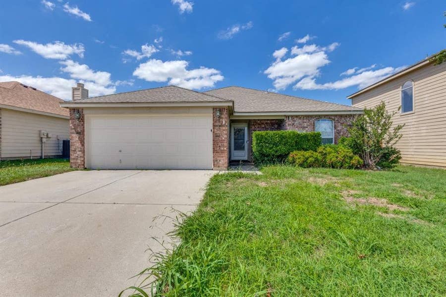 Property photo for 900 San Felipe Trail, Fort Worth, TX