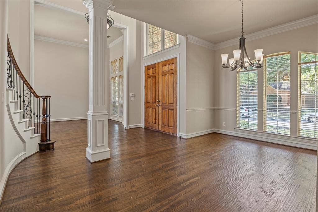5812 Kingsbrook Drive, Plano, TX 75093 Hardwoods in the main living areas.