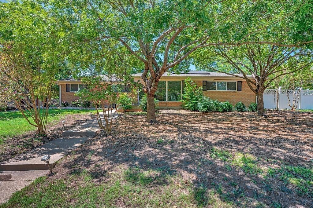 1732 Hilltop Drive, Waco, TX 76710 1732 Hilltop Drive, Waco, TX 76710