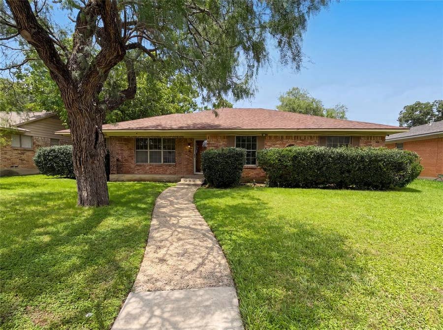 Property photo for 3327 Portlock Drive, Farmers Branch, TX