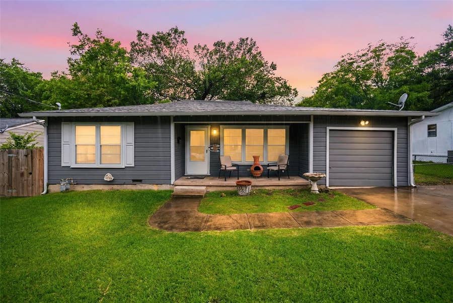 Property photo for 1307 N Gaines Street, Ennis, TX