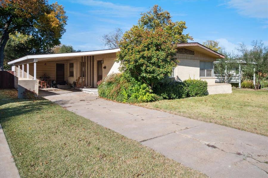 Property photo for 7207 Dalewood Lane, Dallas, TX
