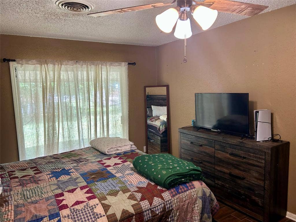 285 N Avenue B, Crawford, TX 76638 285 N Avenue B, Crawford, TX 76638