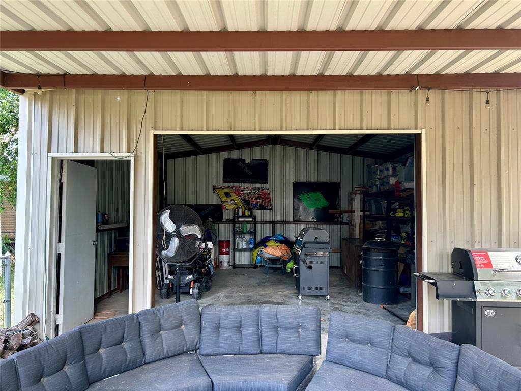 285 N Avenue B, Crawford, TX 76638 285 N Avenue B, Crawford, TX 76638