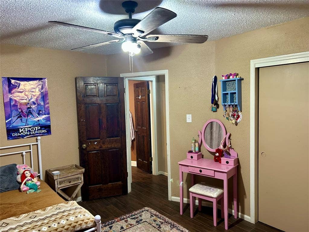 285 N Avenue B, Crawford, TX 76638 285 N Avenue B, Crawford, TX 76638