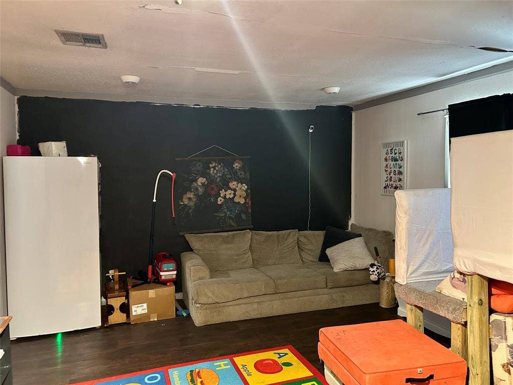 285 N Avenue B, Crawford, TX 76638 285 N Avenue B, Crawford, TX 76638