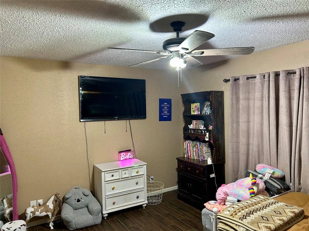 285 N Avenue B, Crawford, TX 76638 285 N Avenue B, Crawford, TX 76638
