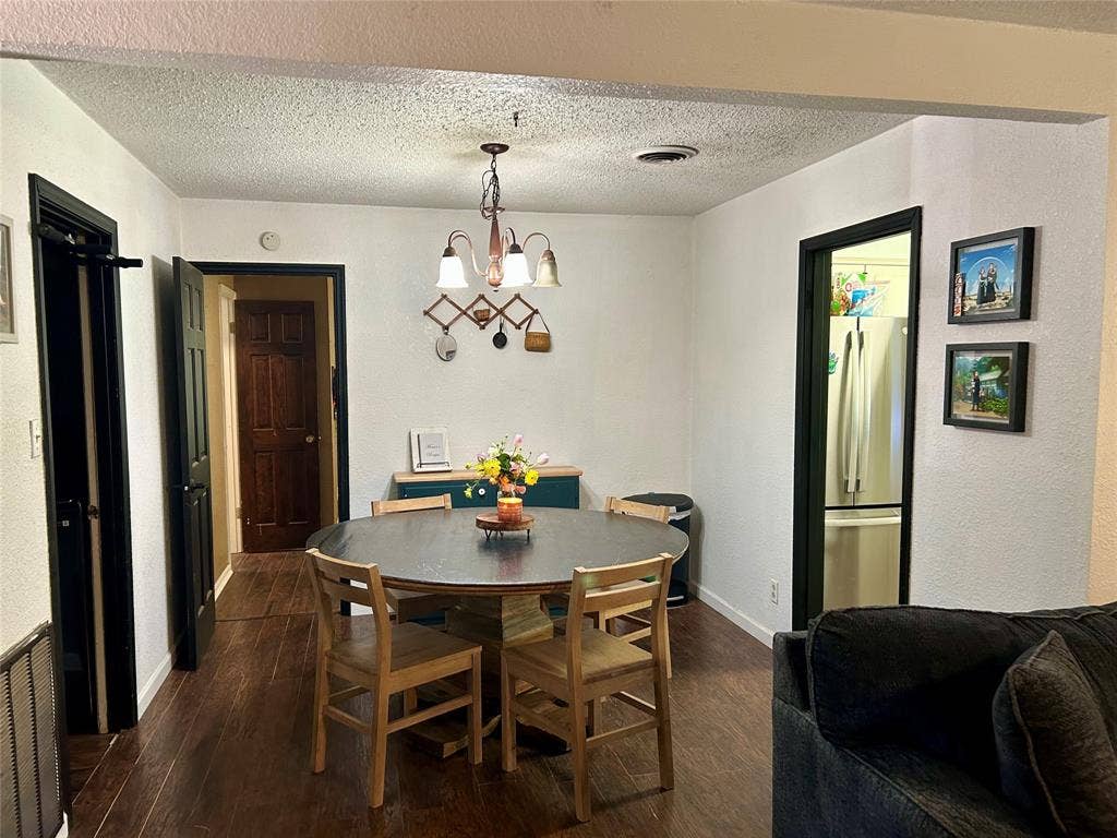 285 N Avenue B, Crawford, TX 76638 285 N Avenue B, Crawford, TX 76638