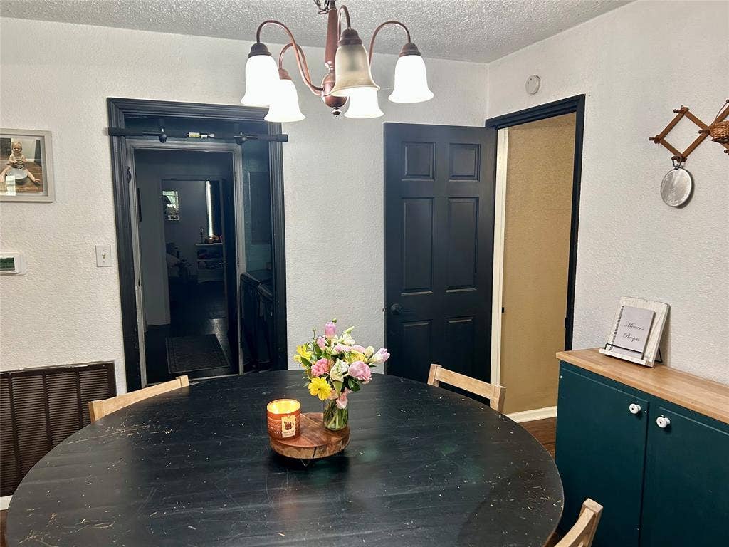 285 N Avenue B, Crawford, TX 76638 285 N Avenue B, Crawford, TX 76638