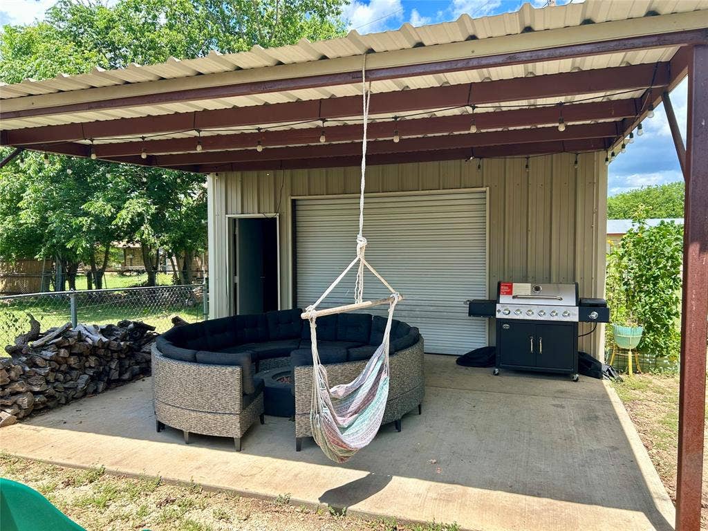 285 N Avenue B, Crawford, TX 76638 285 N Avenue B, Crawford, TX 76638