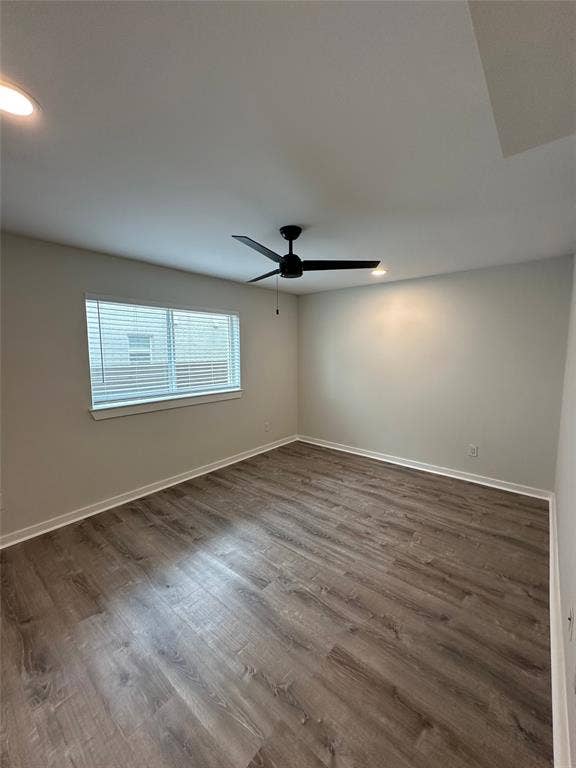 5018 San Jacinto Street, #107, Dallas, TX 75206 Neutral wall tones complement the wood-finish flooring