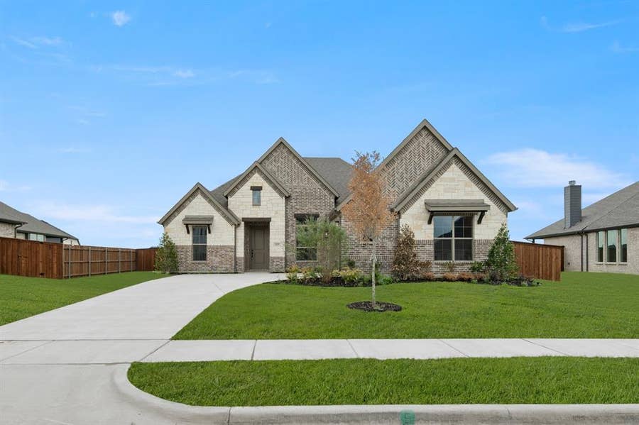 Property photo for 237 Pine Leaf Trail, Waxahachie, TX