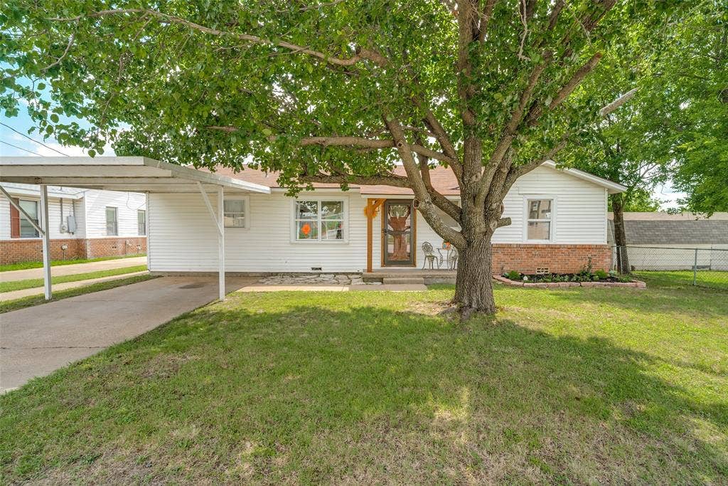 709 Charles Street, Weatherford, TX 76086 709 Charles Street, Weatherford, TX 76086