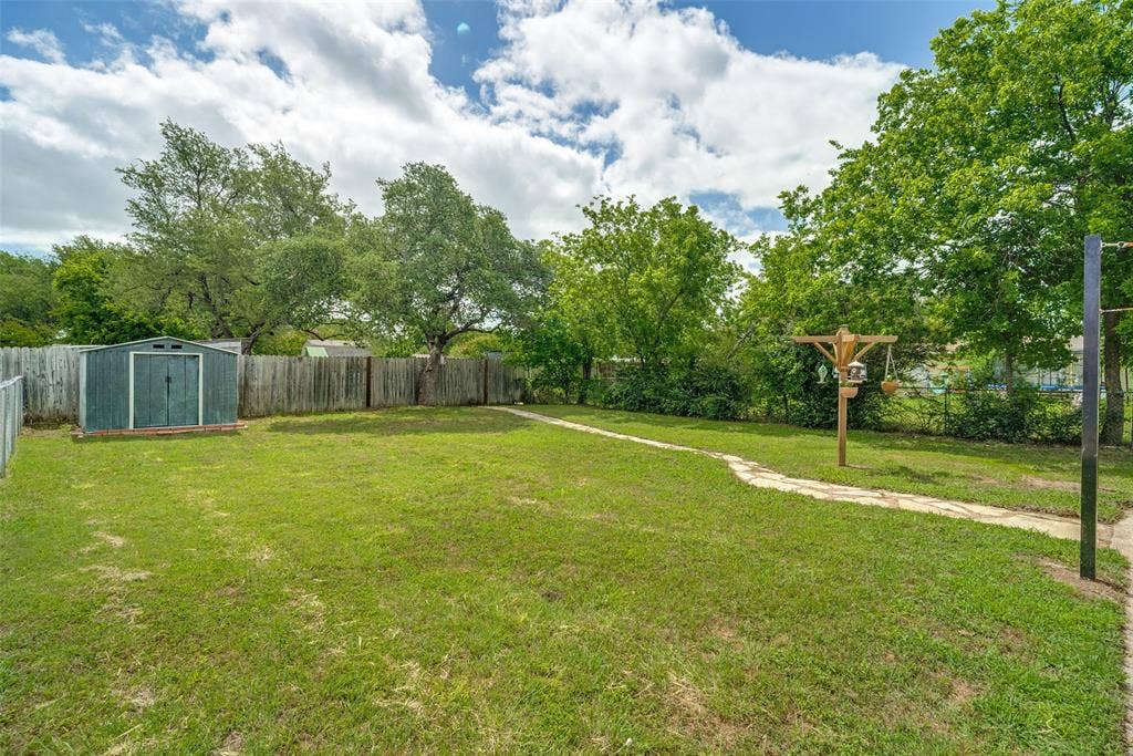709 Charles Street, Weatherford, TX 76086 709 Charles Street, Weatherford, TX 76086