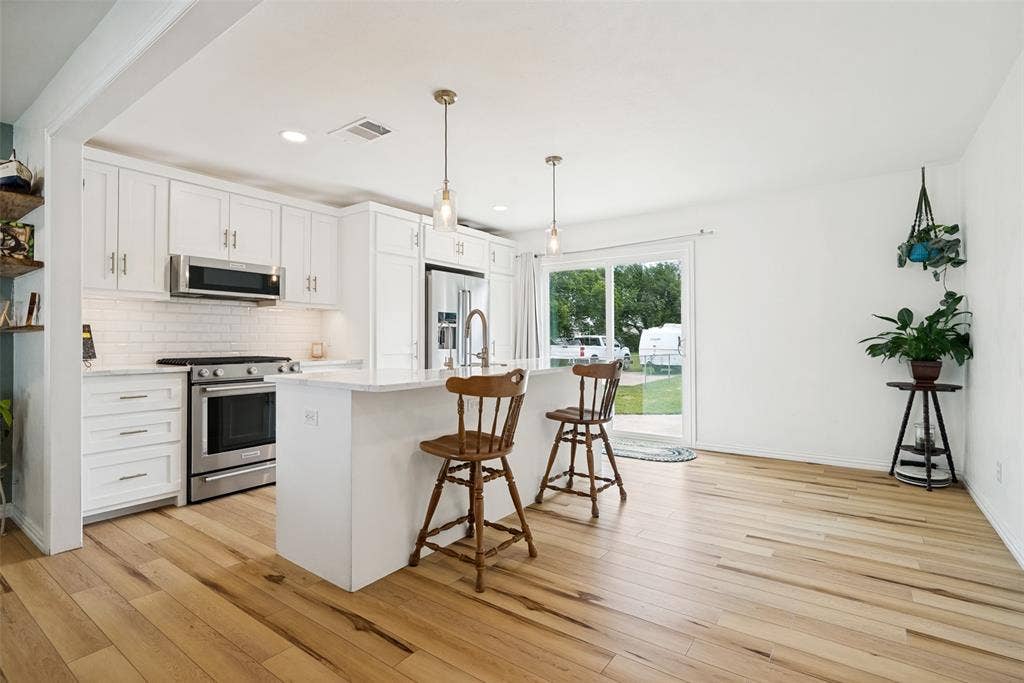 709 Charles Street, Weatherford, TX 76086 709 Charles Street, Weatherford, TX 76086