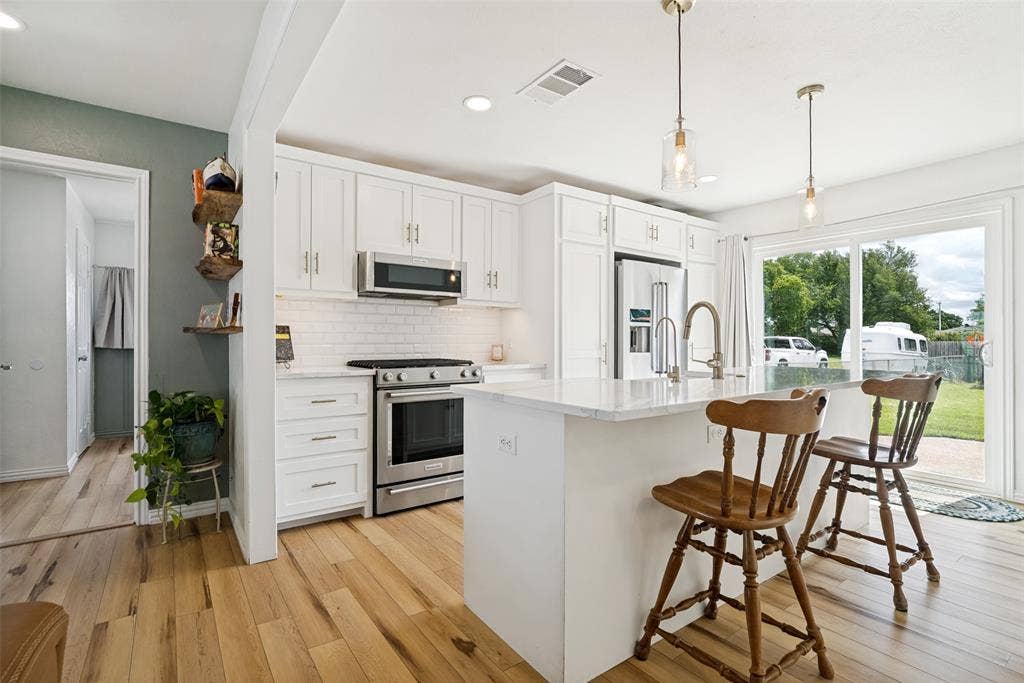 709 Charles Street, Weatherford, TX 76086 709 Charles Street, Weatherford, TX 76086