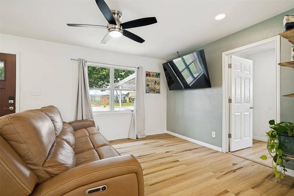 709 Charles Street, Weatherford, TX 76086 709 Charles Street, Weatherford, TX 76086