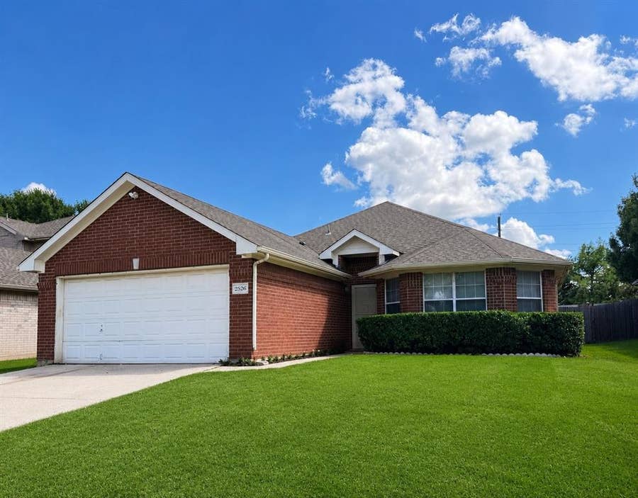 Property photo for 2526 Bishop Allen Lane, Dallas, TX