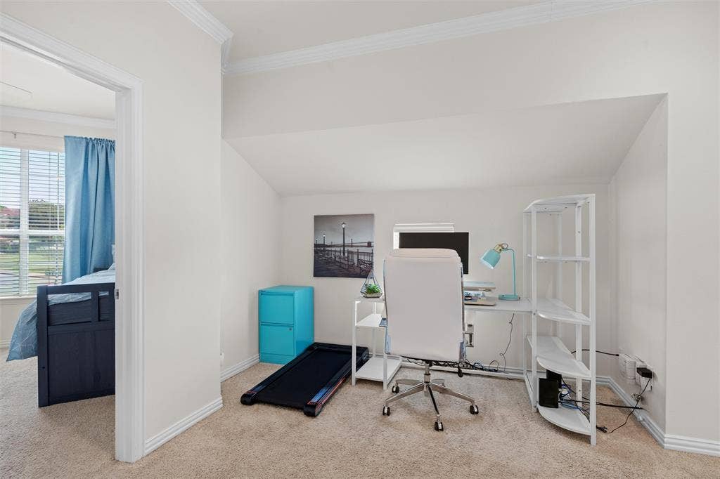 4424 Honfleur Court, Irving, TX 75038 Just the right niche for a desk and shelves for the work-at-home spouse!