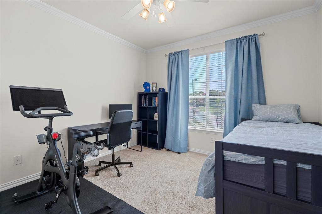 4424 Honfleur Court, Irving, TX 75038 The secondary bedroom features an en-suite bath, making it a secondary master! Perfect for roommates!