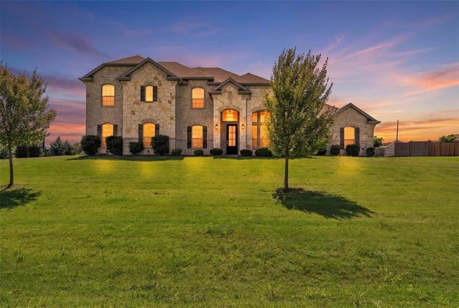 Property photo for 231 Berkeley Drive, Waxahachie, TX