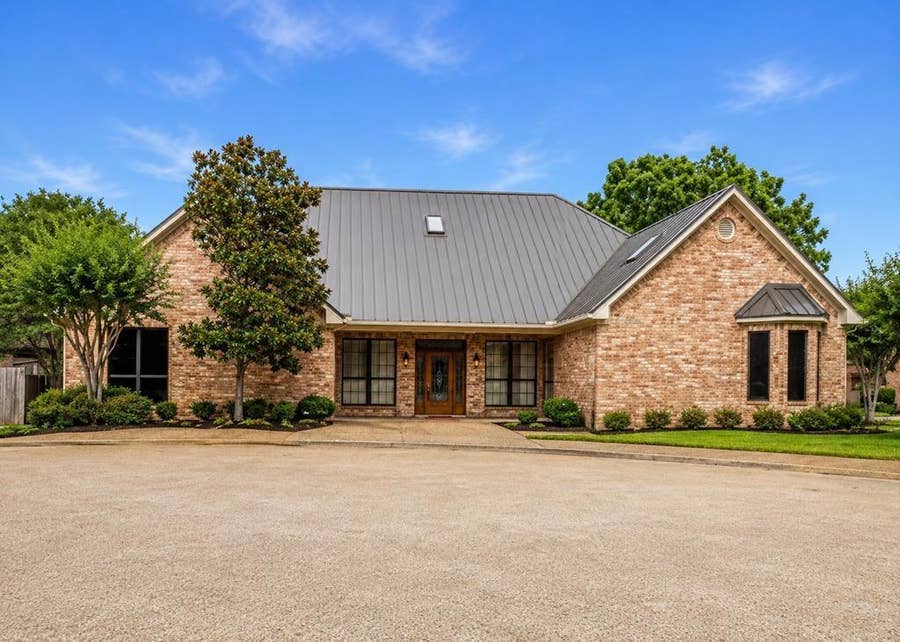 Property photo for 706 Park Place Drive, Athens, TX