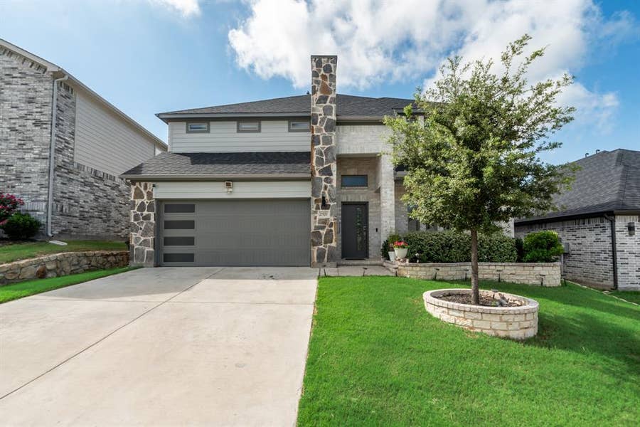 Property photo for 2521 Ponca Drive, Fort Worth, TX