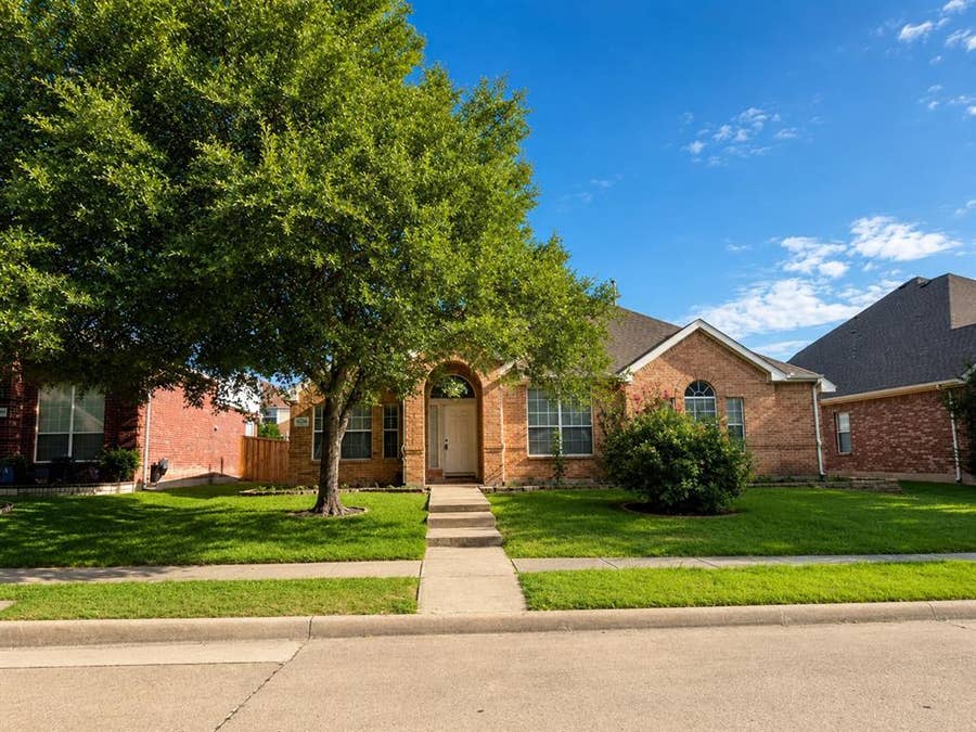 Property photo for 9505 Thorncliff Drive, Frisco, TX