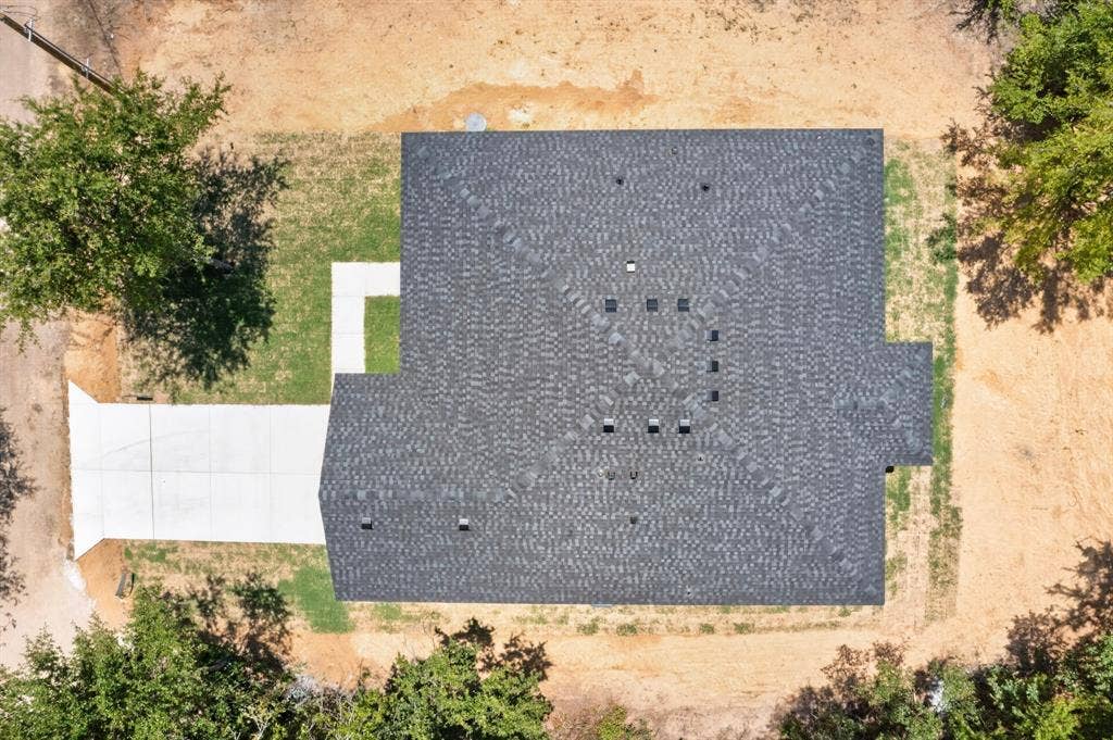 343 SCHOONER Road, Gun Barrel City, TX 75156 Newly installed asphalt shingle roof