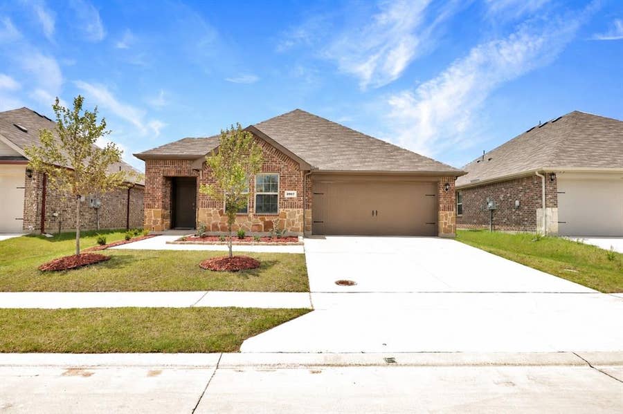 Property photo for 2907 Hadley Drive, Ennis, TX