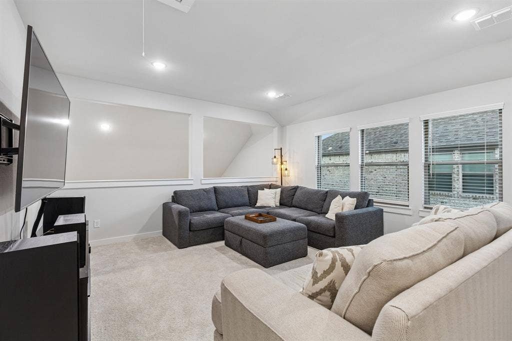 917 Breezy Street, Princeton, TX 75407 Upstairs game room
