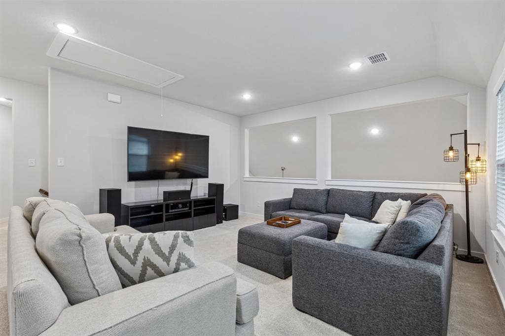 917 Breezy Street, Princeton, TX 75407 Spacious upstairs game room
