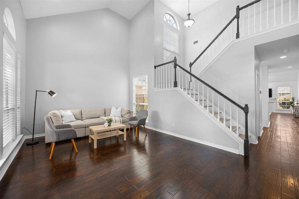 9446 Abbey Road, Irving, TX 75063
