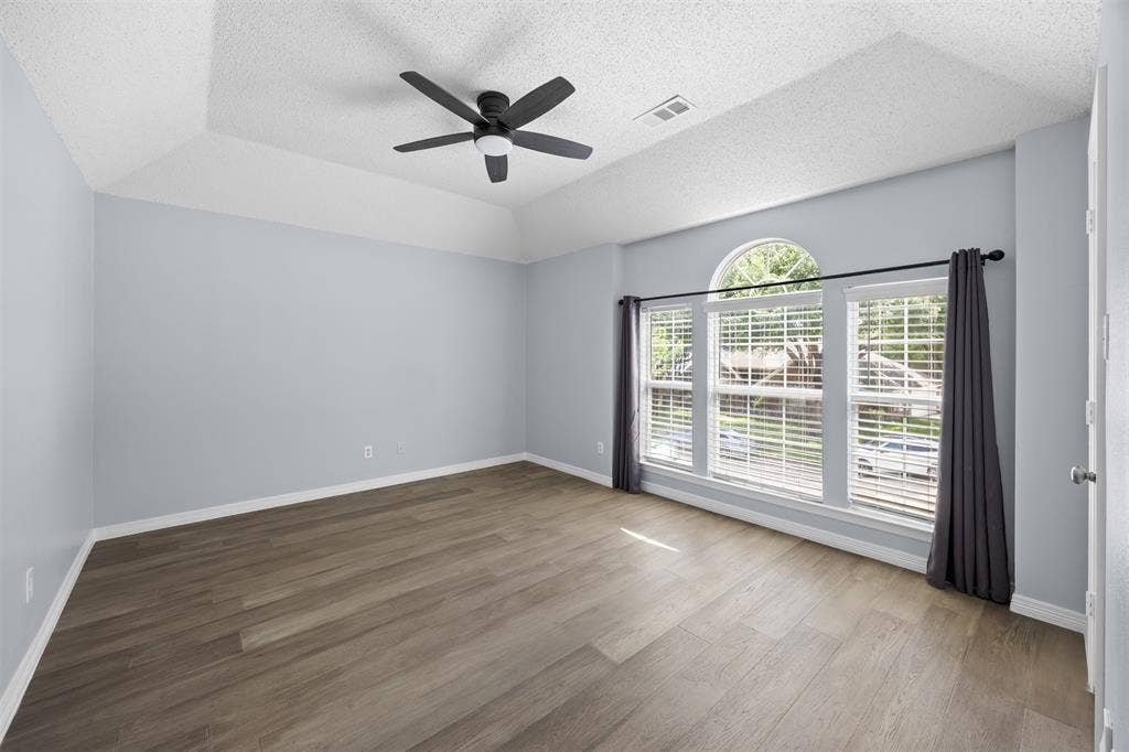 9446 Abbey Road, Irving, TX 75063