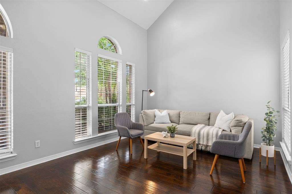 9446 Abbey Road, Irving, TX 75063
