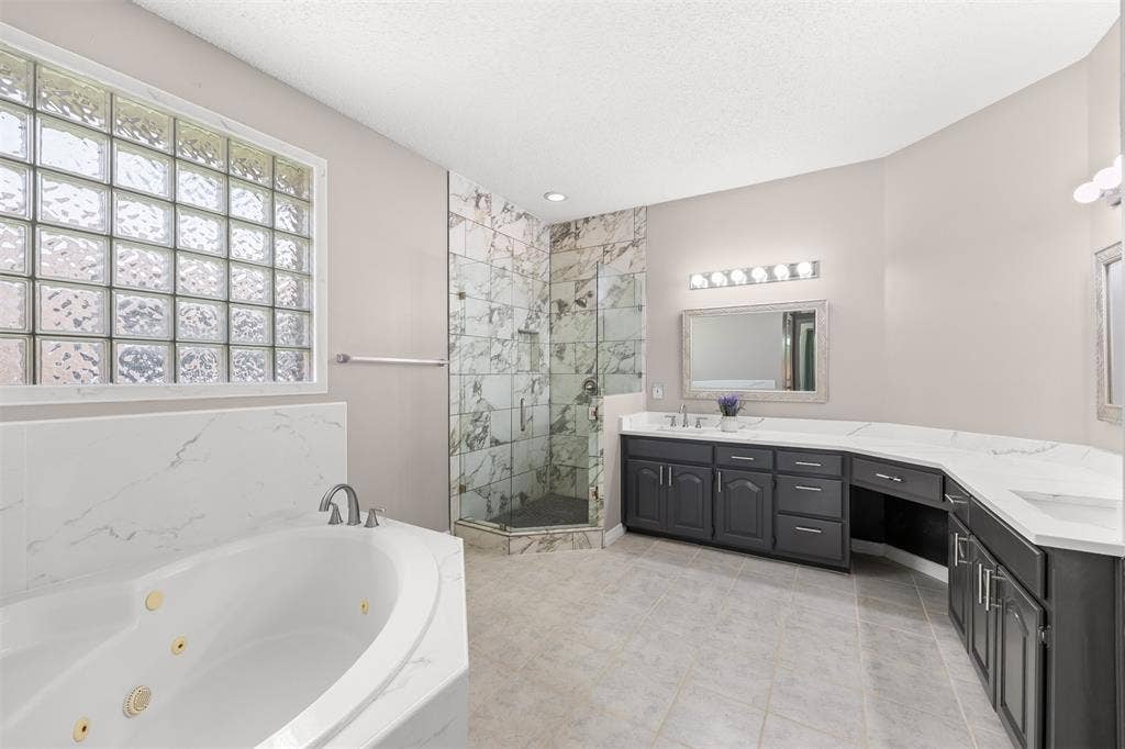 9446 Abbey Road, Irving, TX 75063