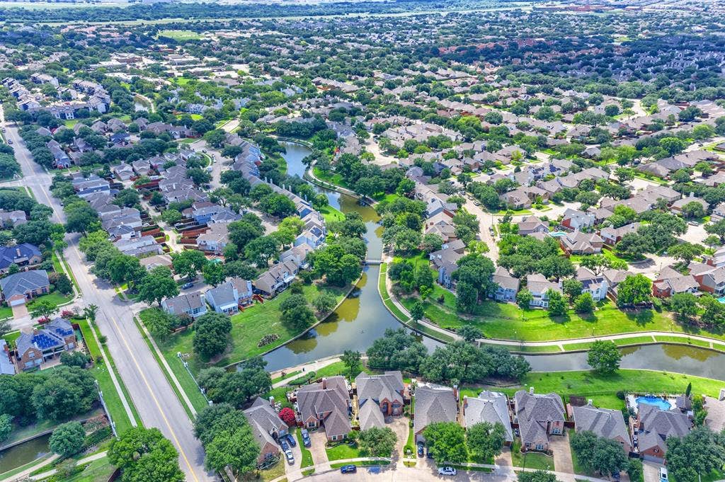 9446 Abbey Road, Irving, TX 75063