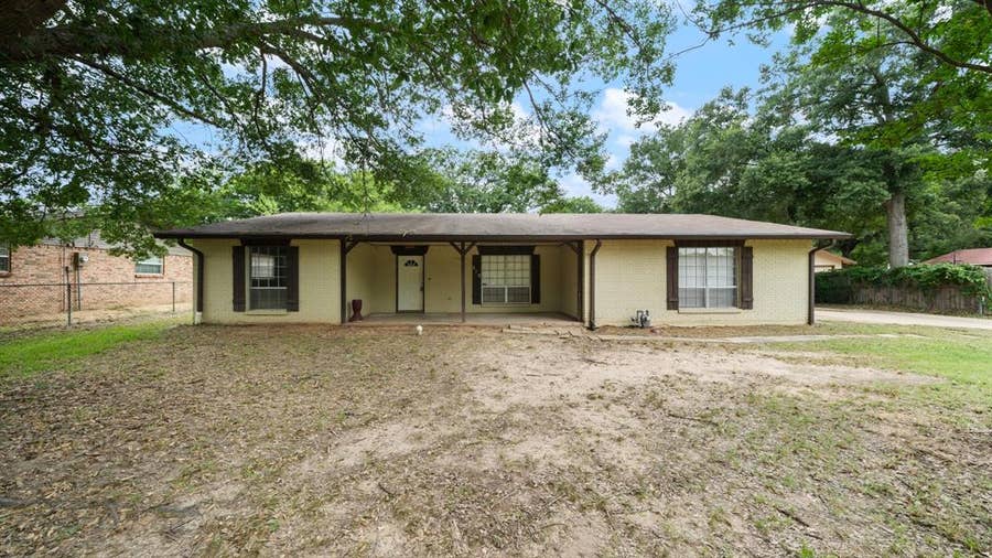 Property photo for 519 Malibu Drive, Malakoff, TX