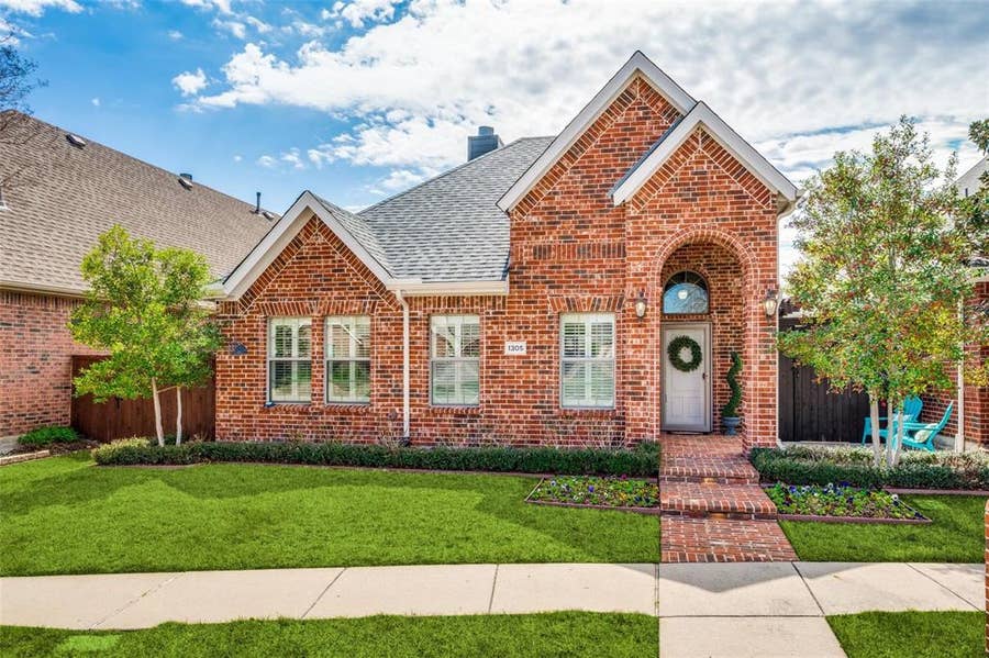Property photo for 1305 Snowberry Drive, Allen, TX