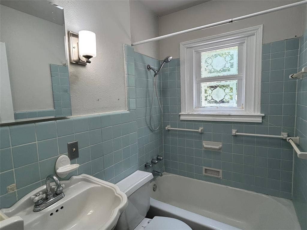 640 E Pleasant Run Road, DeSoto, TX 75115 640 E Pleasant Run Road, DeSoto, TX 75115