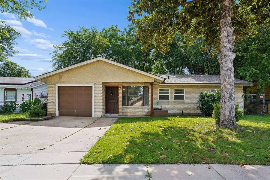 Property photo for 4113 Pate Drive, Fort Worth, TX