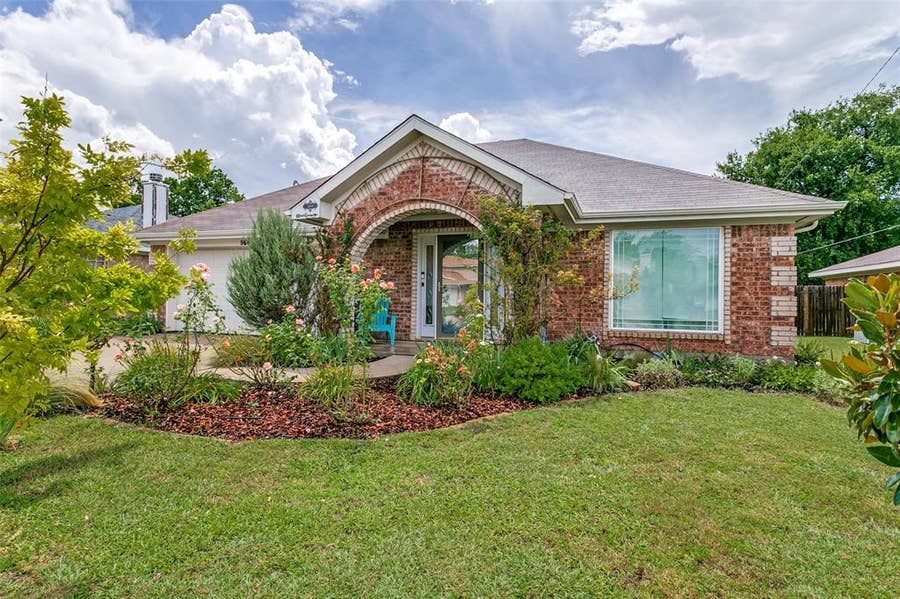 Property photo for 500 S Las Vegas Trail, White Settlement, TX