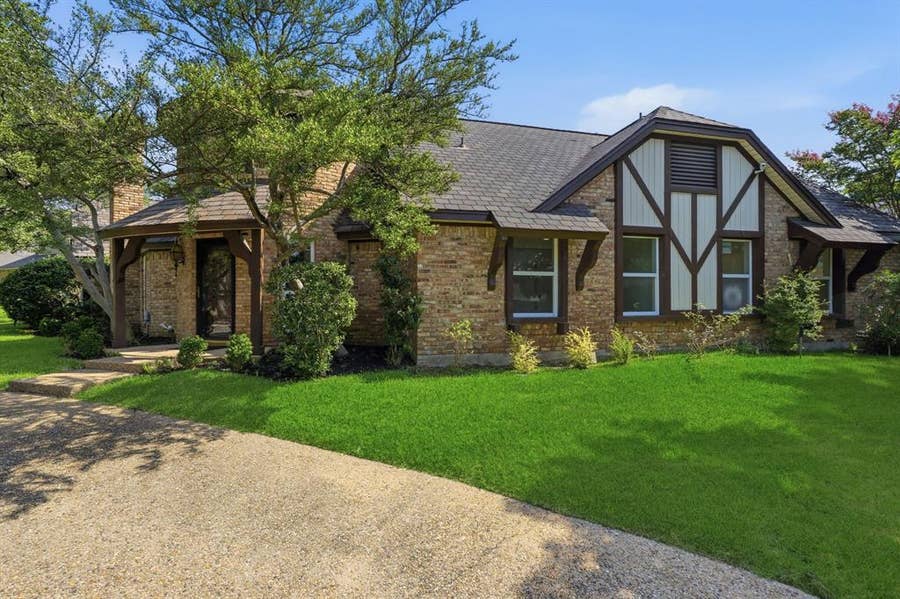 Property photo for 9435 Spring Hollow Drive, Dallas, TX