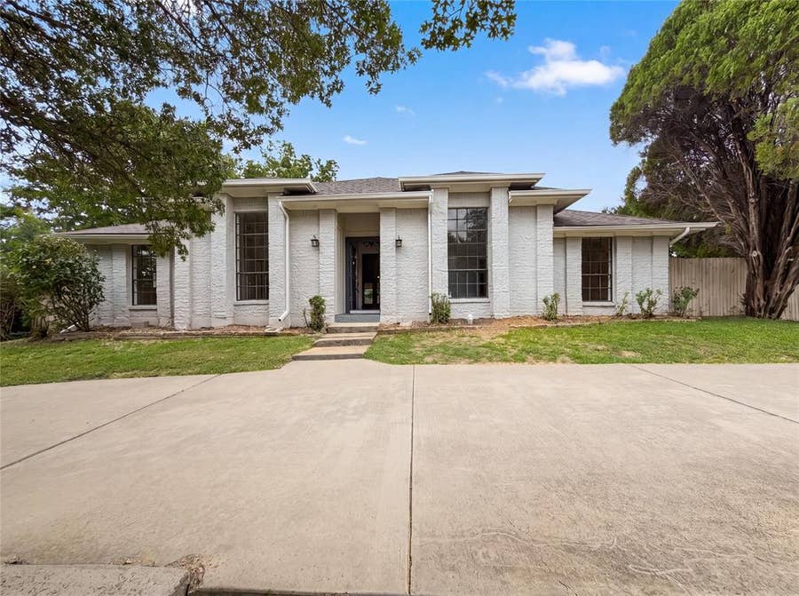 Property photo for 2005 N Arbor Rose Drive, Grand Prairie, TX