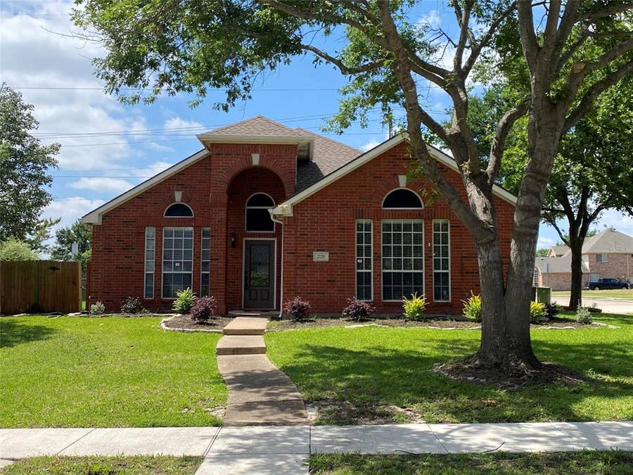 Property photo for 220 Peach Tree Drive, Murphy, TX