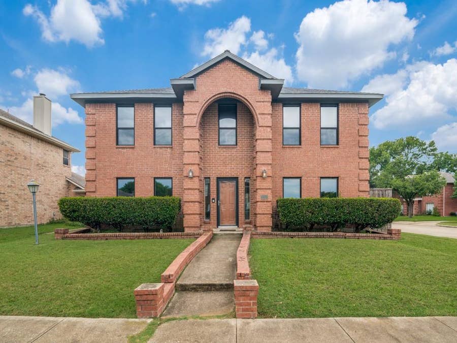 Property photo for 9102 Barton Creek Drive, Rowlett, TX