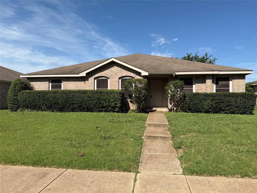 Property photo for 111 Palm Drive, Lancaster, TX