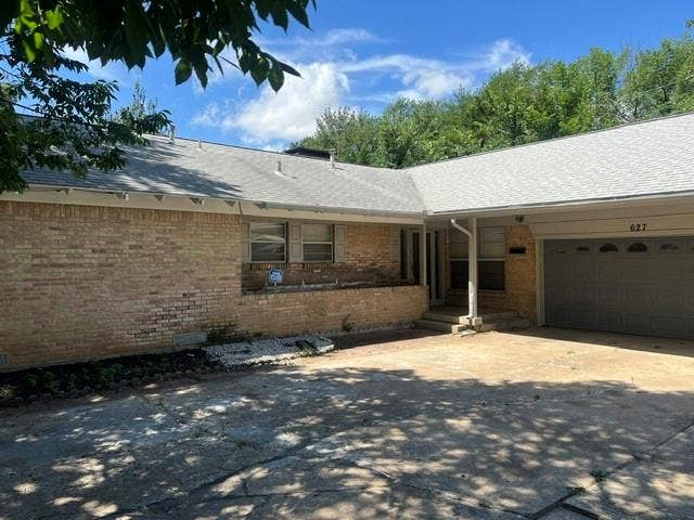 Property photo for 627 Kingston Drive, Irving, TX